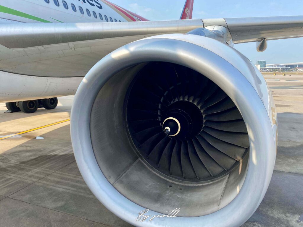 深圳航空 Shenzhen AirLines | ZH9503 深圳寶安SZX－上海虹橋SHA A330 經濟艙航班、飛機餐