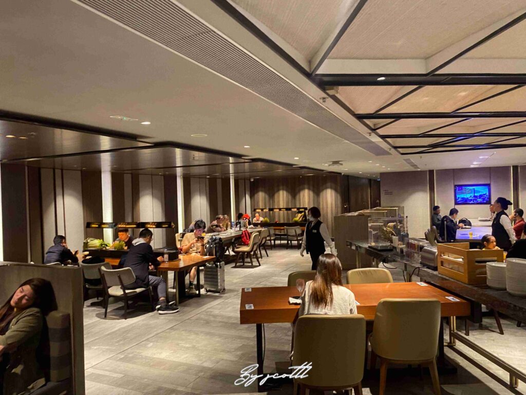 香港赤鱲角機場 環亞機場貴賓室（離境大堂，鄰近1號閘口）plaza premium lounge 免費