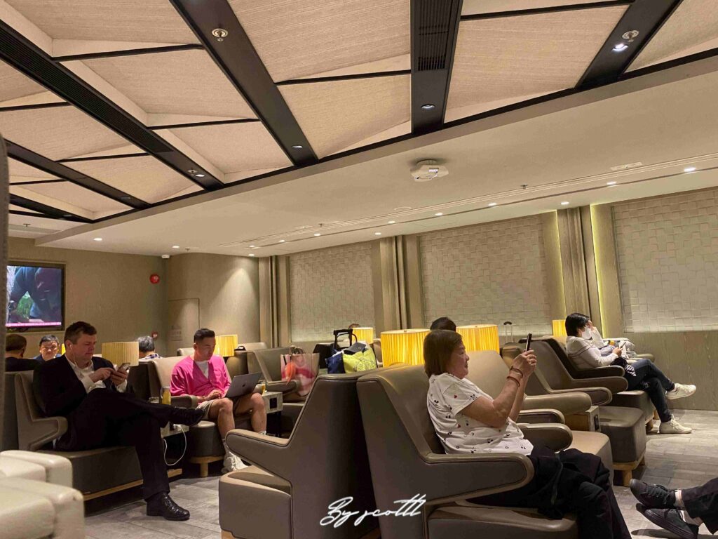 香港赤鱲角機場 環亞機場貴賓室（離境大堂，鄰近1號閘口）plaza premium lounge 免費