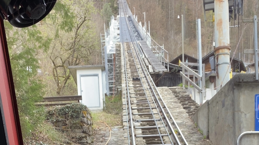 哈德昆（Harder Kulm）登山纜車